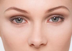 老舗のコラボで誕生した特別な金箔化粧品